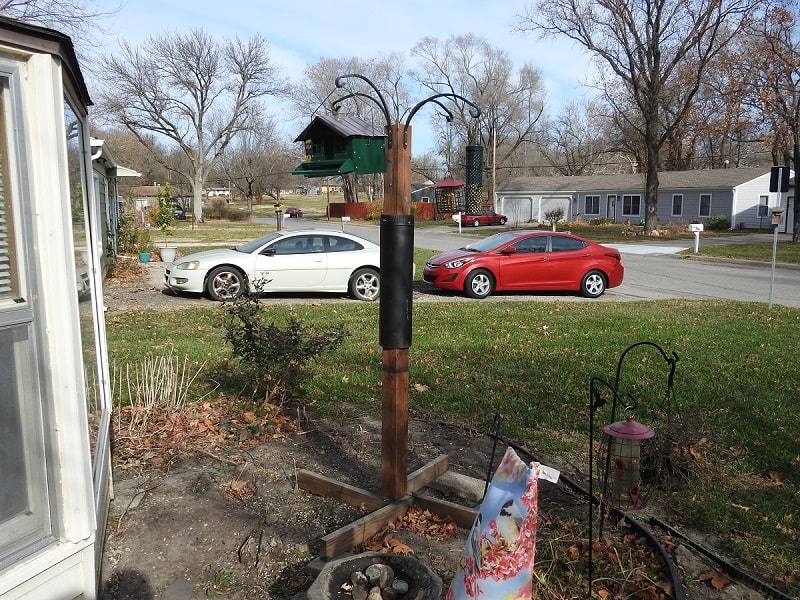 Homemade Bird Feeder Pole Using 4x4 post and 2x4 for feet